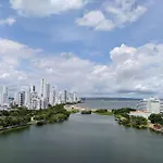 Fabulous 2Bd Apt With Sea Views