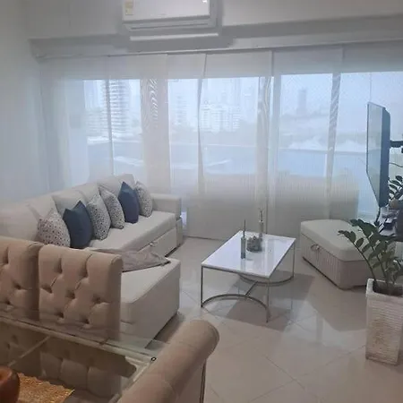 Fabulous 2bd Apt With Sea Views